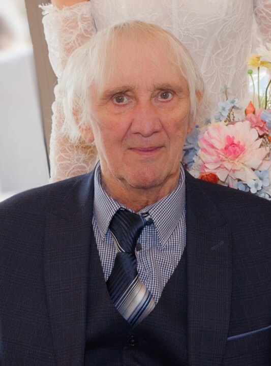 You are currently viewing Hugh Wells