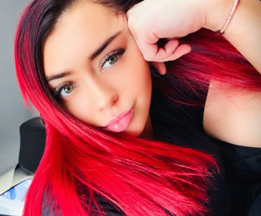 You are currently viewing Danielle Dillon